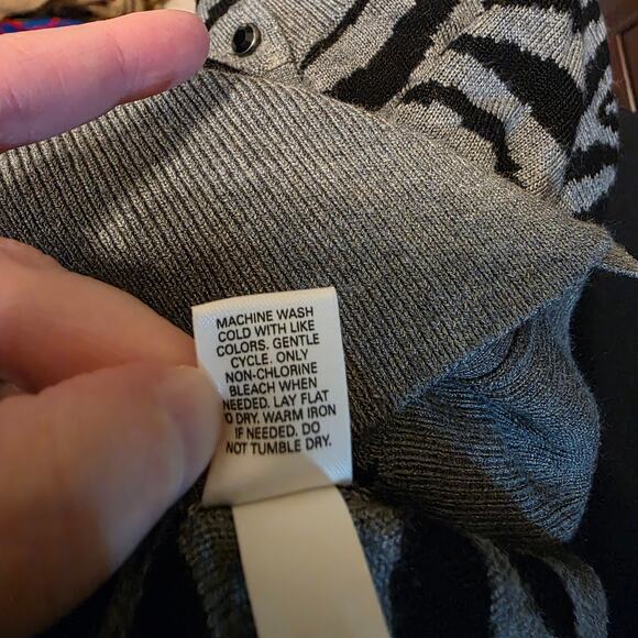 Express Design Studio Zebra Print Cardigan Sz M - Picture 7 of 7